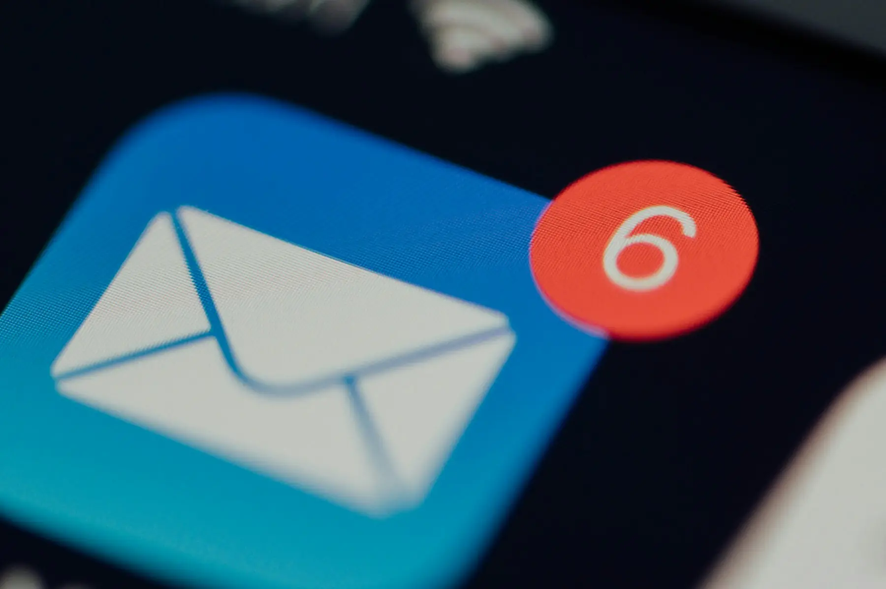 A mail app icon with a notification badge